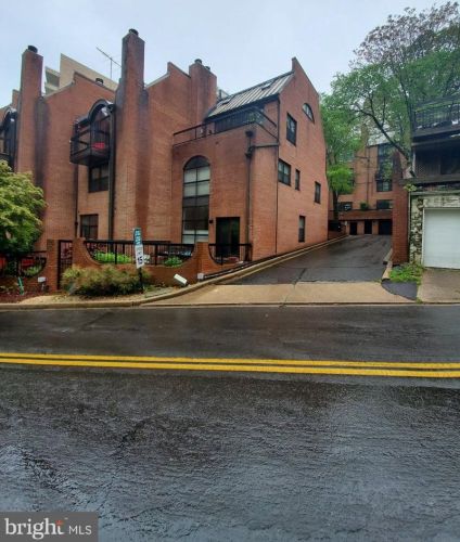 1686 Oak St, Washington, DC 20010-1818