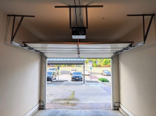 4414 Cedar Springs Rd, Dallas TX 75219-2028 exterior