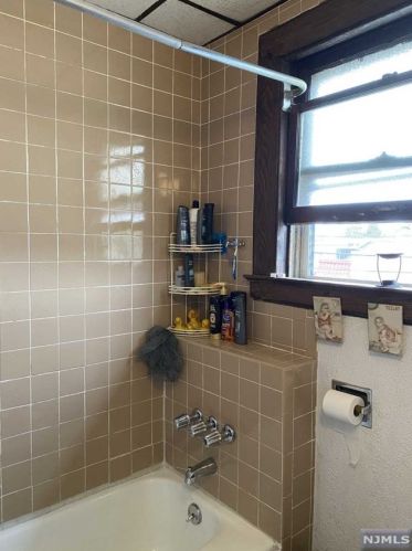 303 Haledon Ave, Paterson NJ 07508-2770 exterior