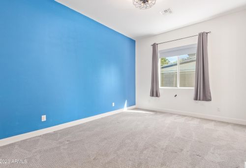 4239 42nd St, Phoenix AZ  85018-4207 exterior