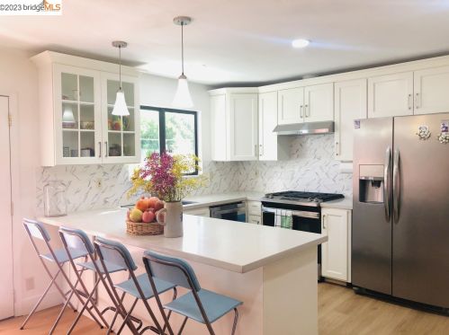 1210 Bentley St, Concord CA 94518-3814 exterior