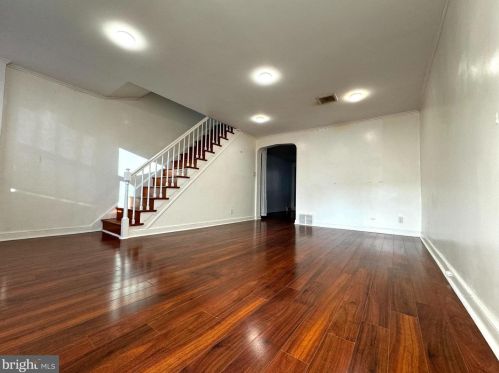 7019 Large St, Philadelphia, PA 19149-1725