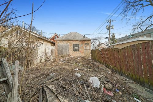 2309 Whipple St, Chicago IL 60652-2628 exterior