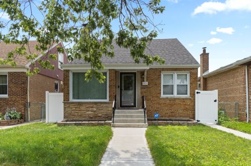 3835 84th St, Chicago, IL 60652-3213