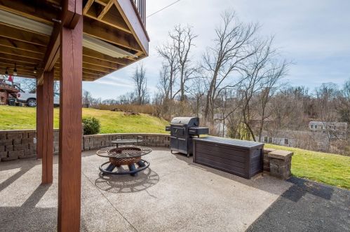 2360 Hidden Timber Dr, Pittsburgh PA 15241-3310 exterior