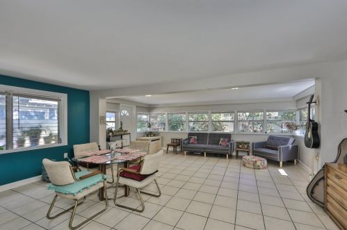 2806 Bay Haven Dr, Tampa, FL 33611-5523