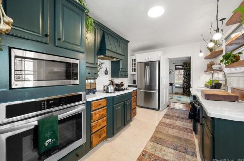 616 Poquonock Ave, Windsor CT  06095-2204 exterior