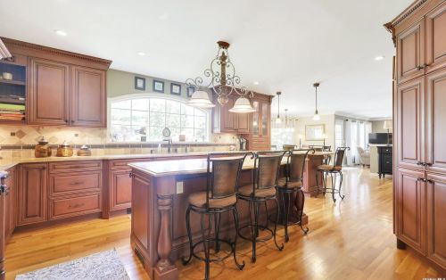 94 Caramel Rd, Commack NY 11725-1000 exterior