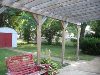 69 Reasor Dr, Saint Louis MO  63135-1155 exterior