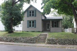 625 12th St, Pekin, IL 61554-4933