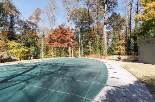 2519 Clairmont Rd, Atlanta GA 30329-2713 exterior