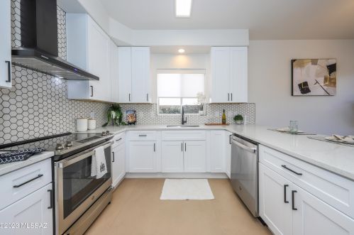 6561 Shadow Bluff Dr, Tucson AZ  85704-6950 exterior