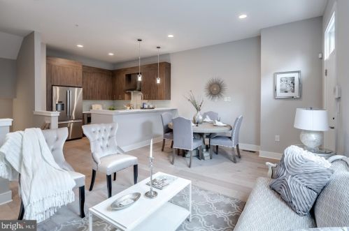 840 American St, Philadelphia PA  19123-2208 exterior