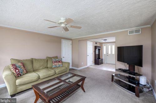 15 Delaware Ave, Trenton NJ 08628-2002 exterior