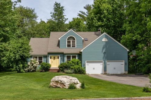 72 Oakmont Dr, Concord, NH 03301-6915