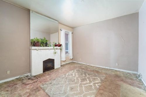 5420 Avondale Pl, Pittsburgh PA 15206-1402 exterior