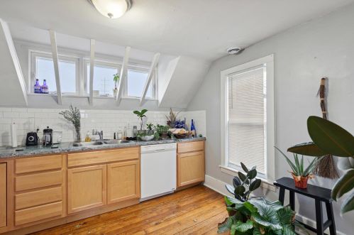 1936 Portage St, Kalamazoo MI 49001-5153 exterior