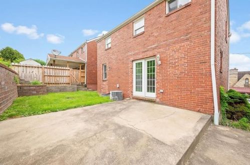 3848 Dalewood St, Pittsburgh PA 15227-3424 exterior