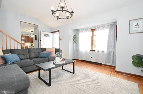 17 Glenview Dr, Riverton NJ  08077-2135 exterior