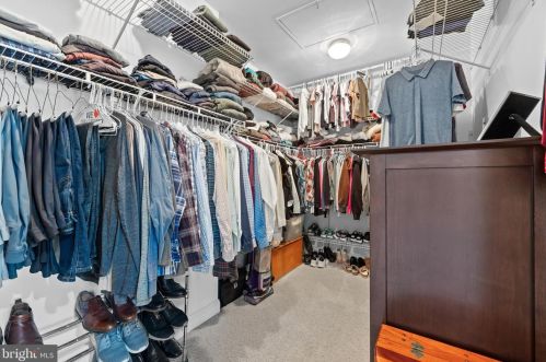 5235 Bessley Pl, Alexandria VA 22304-8646 exterior