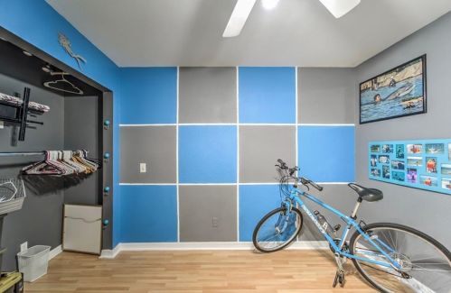 8919 Arrawana Ave, Tampa FL 33614-1810 exterior