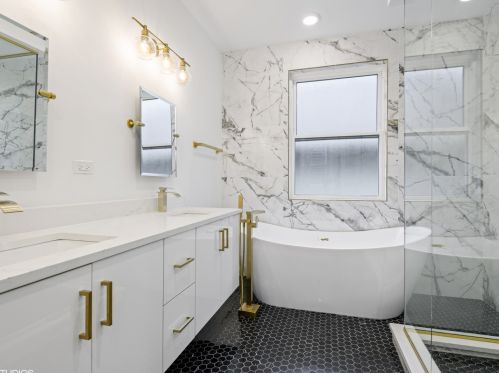 3019 Oakley Ave, Chicago IL 60625-1926 exterior