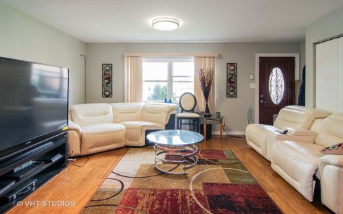 140 9th Ave, Broadview, IL 60153-1332