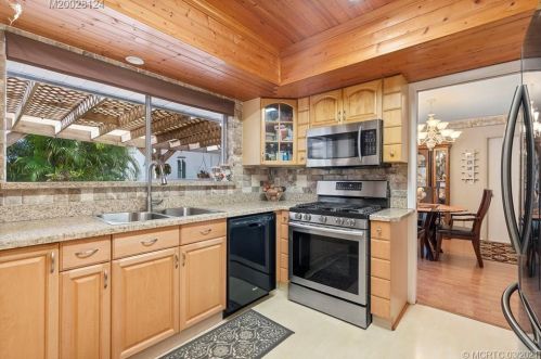 1460 Sunshine, Fort Pierce FL 34952-6009 exterior