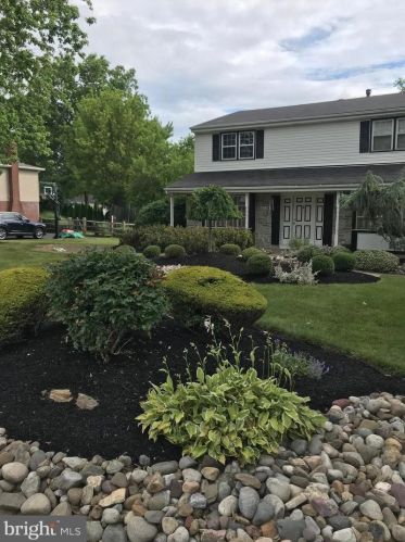 803 Furrow Ln, Huntingdon Valley, PA 19006-3409