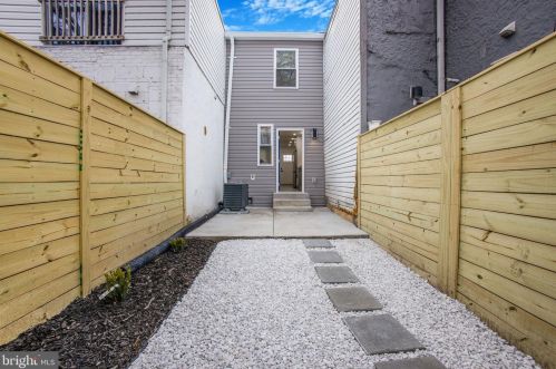 702 19 St, Washington DC 20002-4077 exterior