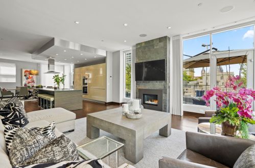 755 Kilbourn Ave, Milwaukee WI 53208-3111 exterior