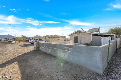 521 Carol Ave, Phoenix AZ 85021-2071 exterior