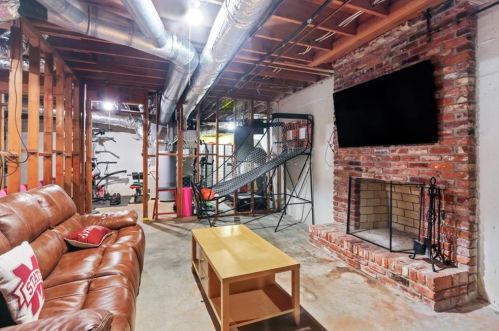 4085 Chestnut Rdg Dr, Atlanta GA 30338-4678 exterior