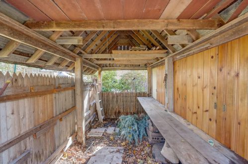 725 Lk Vw Ave, Milwaukee WI 53217-4857 exterior