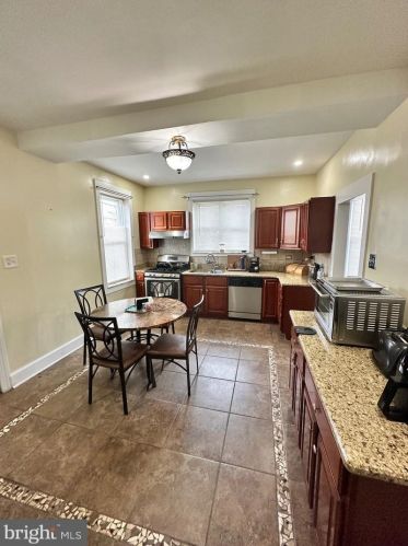 1075 Allengrove St, Philadelphia PA  19124-2944 exterior