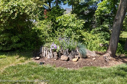 6 Brookline Ct, Princeton NJ 08540-1741 exterior