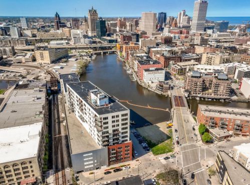 106 Seeboth St, Milwaukee WI  53204-4322 exterior