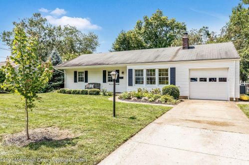 182 Beechwood Dr, Red Bank NJ 07702 exterior