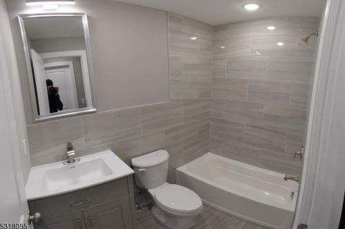 225 9 St, Newark NJ 07107-1907 exterior