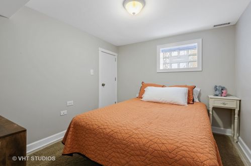 4860 Berwyn Ave, Chicago IL 60640-2007 exterior