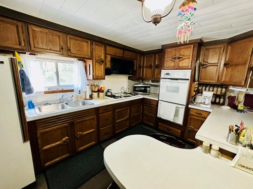 743 Tyler Rd, Meskegon MI 49445-9333 exterior