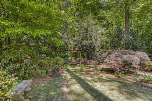 4767 Dunwoody Sta Dr, Atlanta GA 30338-4703 exterior