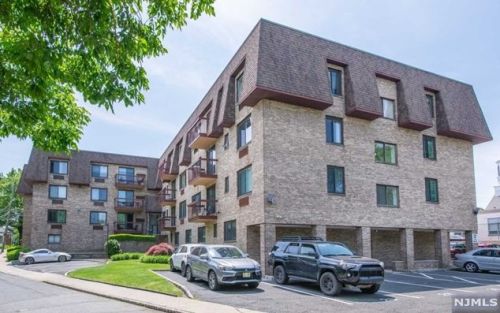 190 Morris Ave, Springfield NJ 07081-1110 exterior