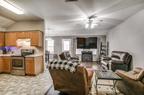 9945 Crystal Vly Way, Dallas TX 75227-5235 exterior