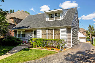 381 Berkley Ave, Elmhurst, IL 60126-3706