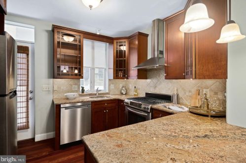 716 Marvine St, Philadelphia PA 19147-1913 exterior