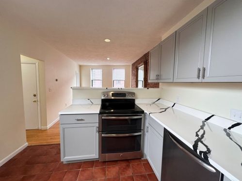 40 Lewis St, Boston, MA