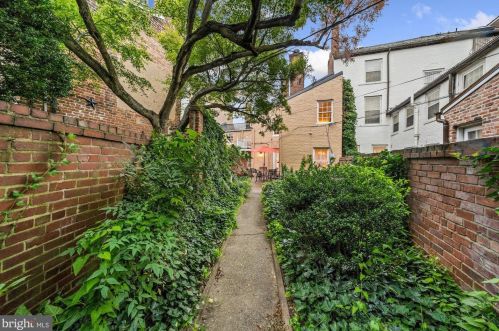 126 Fairfax St, Alexandria VA 22314-3331 exterior