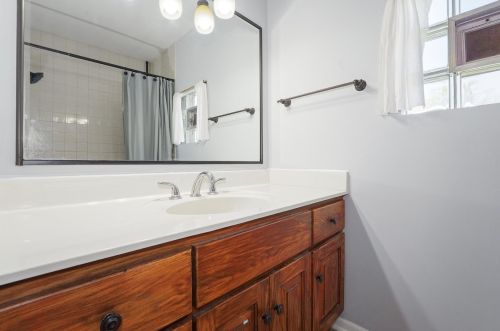 921 Oakland Ave, Joliet IL 60435-4626 exterior