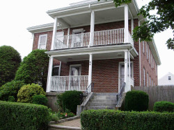 35 Colonial Ave, Newton, MA 02460-1214